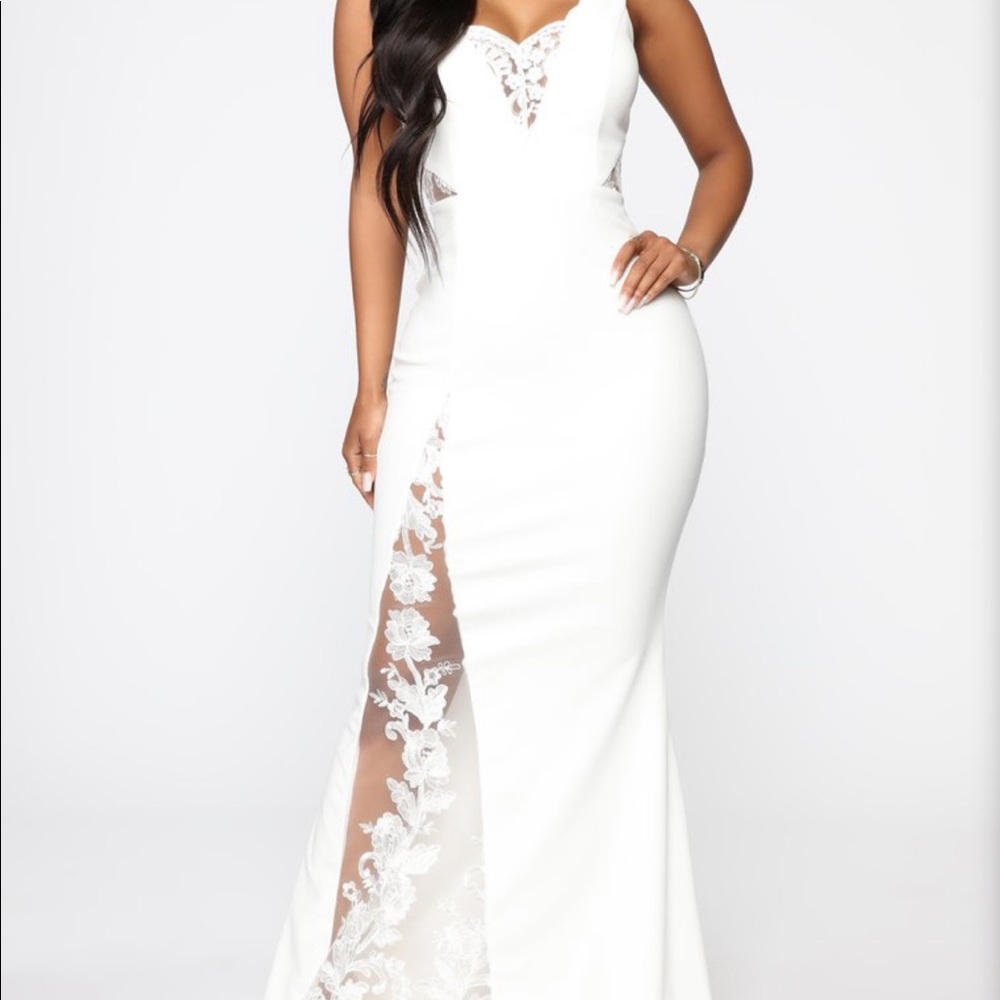 Never before worn lace detailed dress